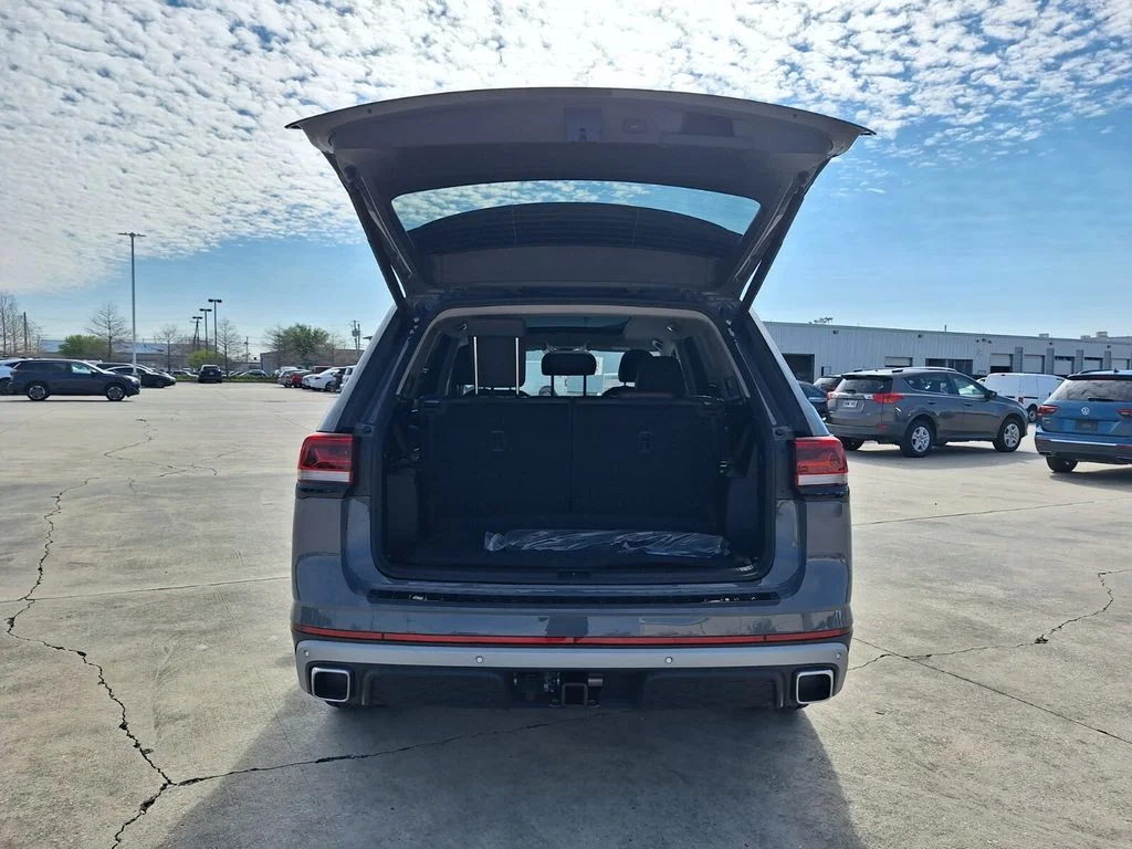 New 2026 Gray Volkswagen 2.0T Peak Edition image 30