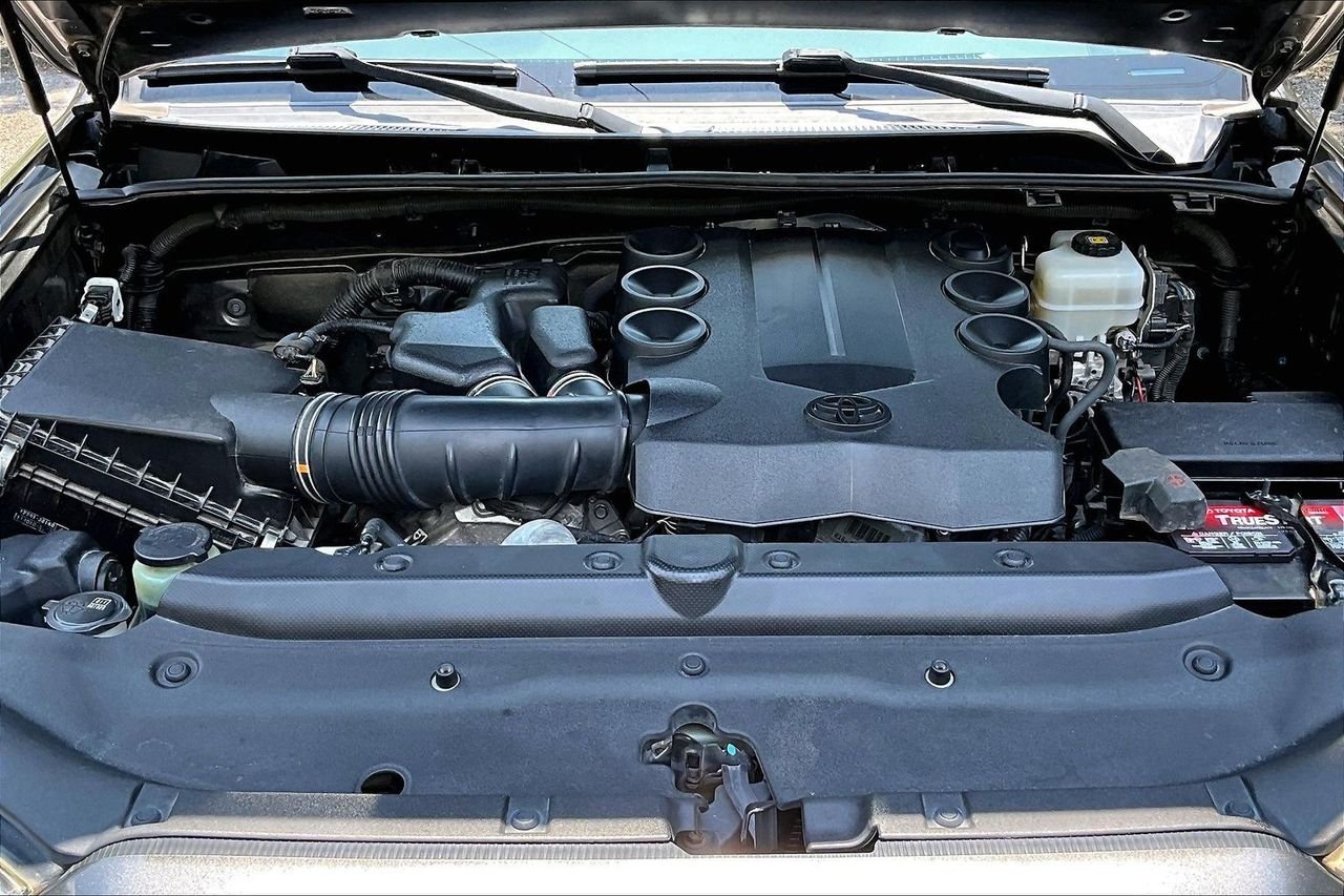Used 2018 Gray Toyota SR5 image 29