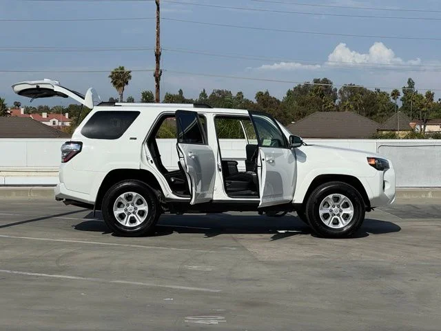 Used 2020 White Toyota SR5 image 40