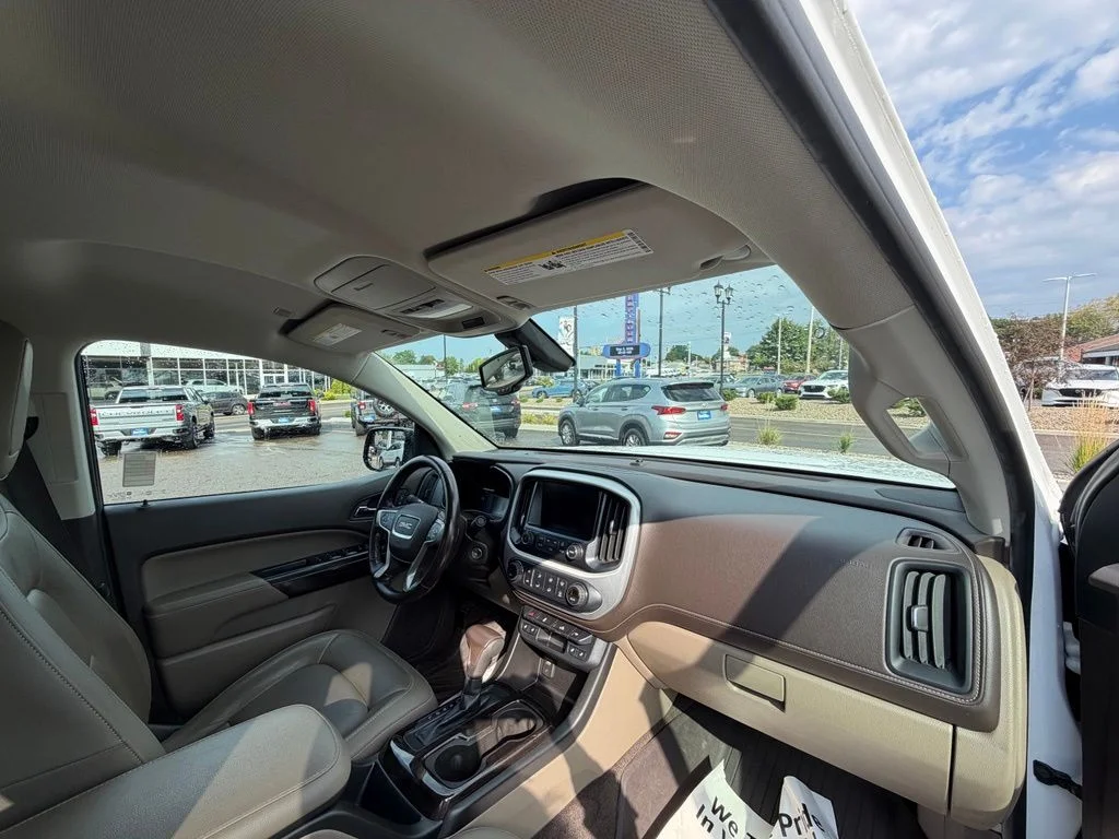 Used 2018 White GMC SLT image 43