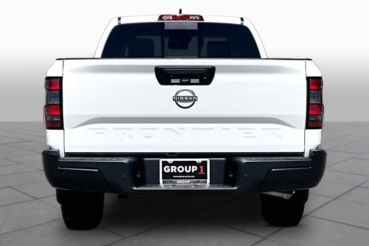New 2026 Glacier White Nissan S image 4