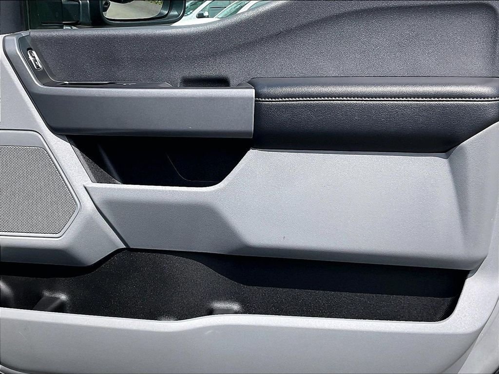 Used 2024 Iconic Silver Metallic Ford XL image 11