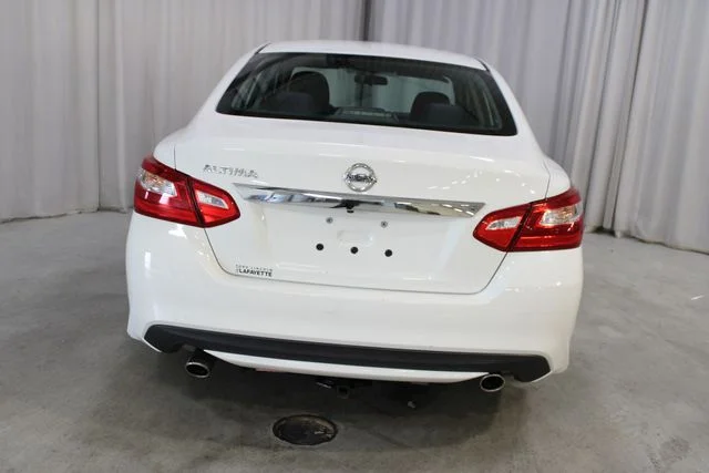 Used 2017 White Nissan 2.5 S image 26