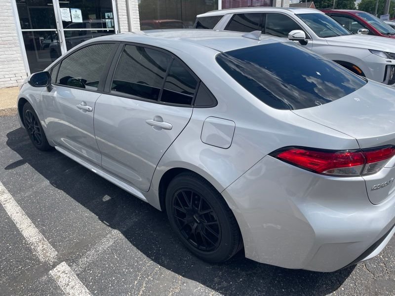Used 2020 Silver Toyota LE image 3