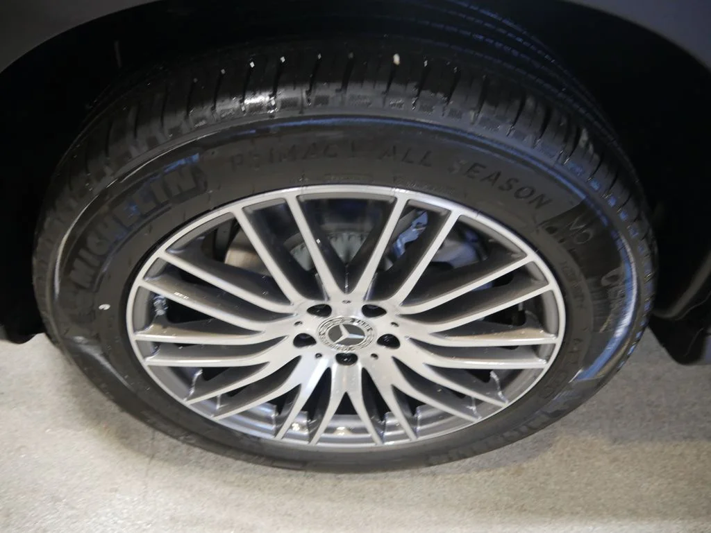 New 2026 Verde Silver Metallic Mercedes-Benz GLC 300 image 62