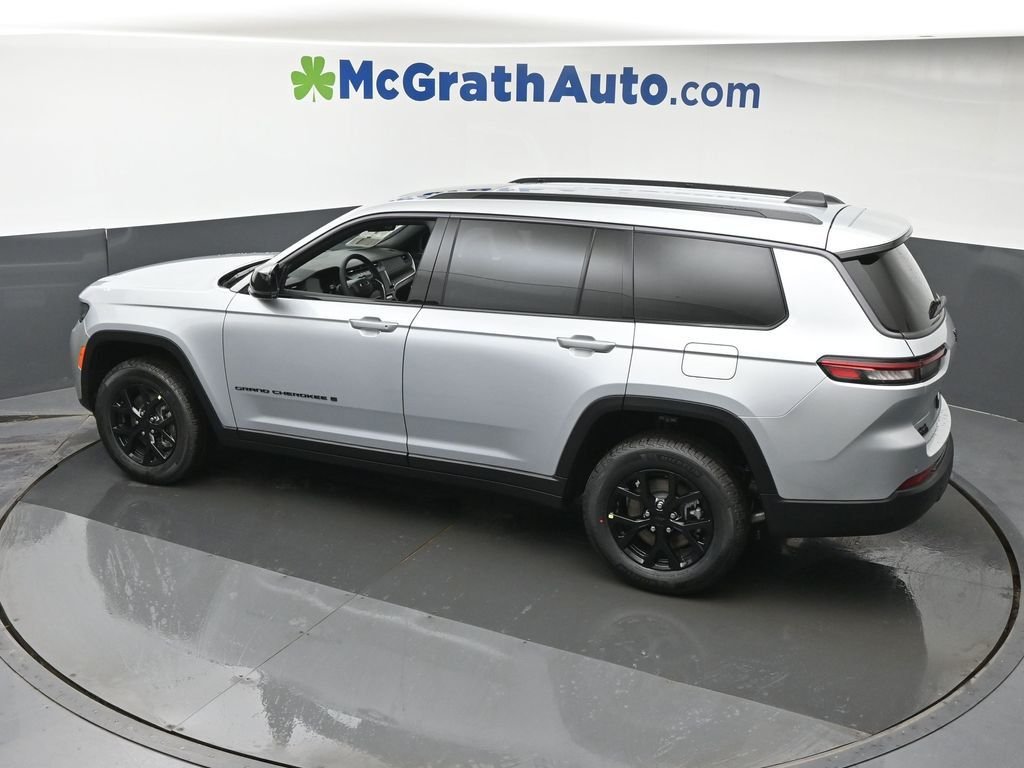 New 2026 Silver Zynith Jeep Altitude image 26