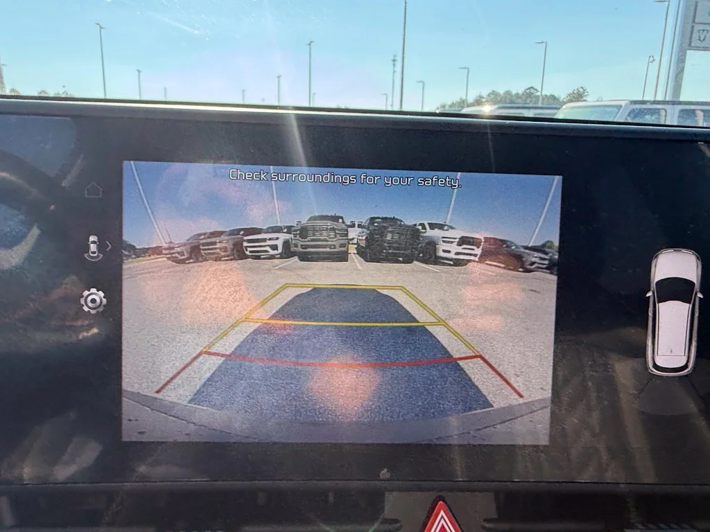 Used 2023 White Kia X-Line image 13