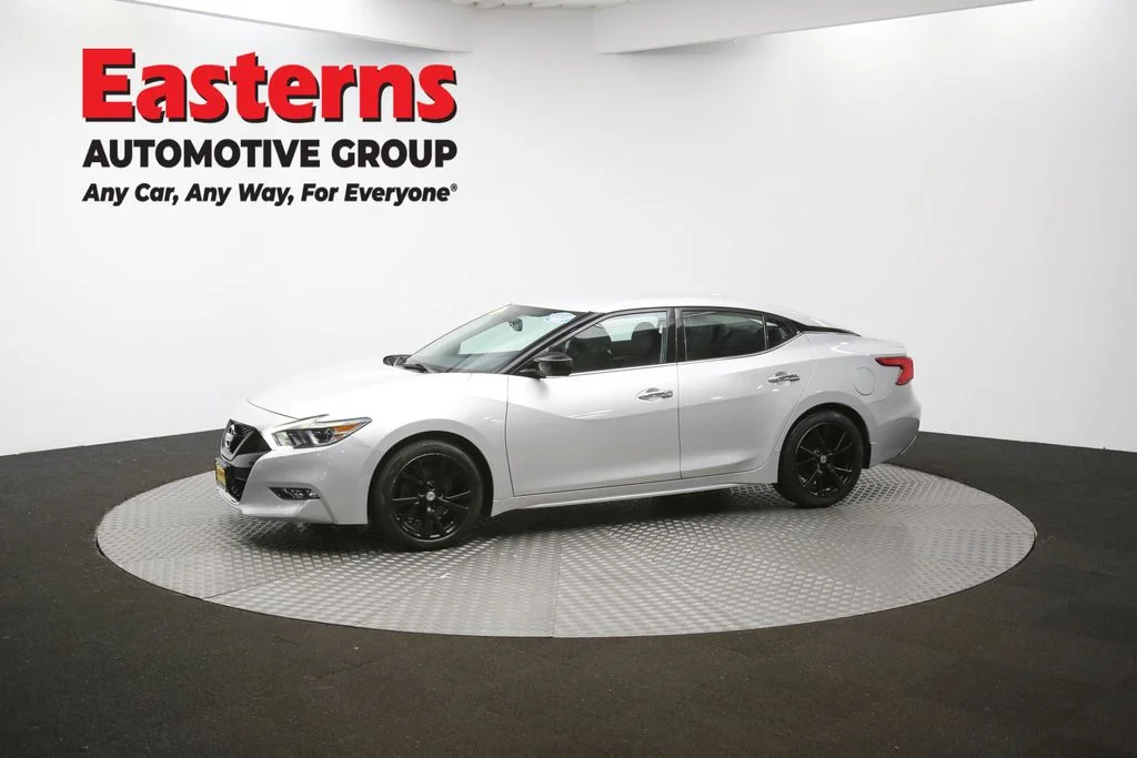 Used 2018 Silver Nissan 3.5 S image 57