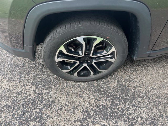 Certified Used 2023 Crystal Metallic Jeep Limited image 9