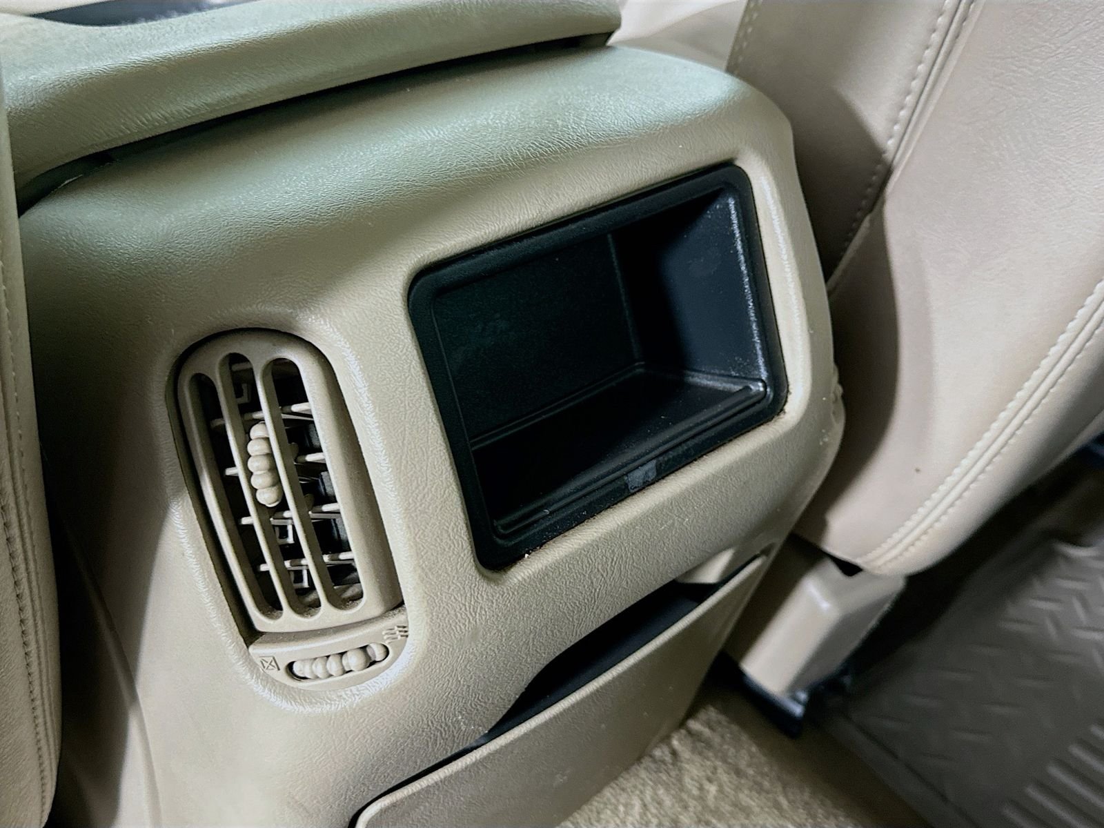 Used 2004 Sandstone Metallic Chevrolet Base image 24