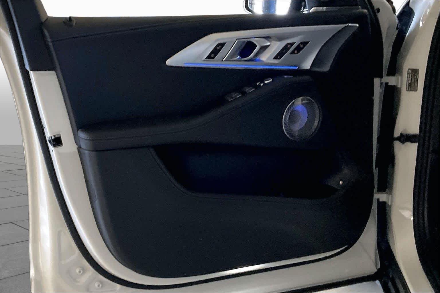 New 2026 Mineral White Metallic BMW Label image 10