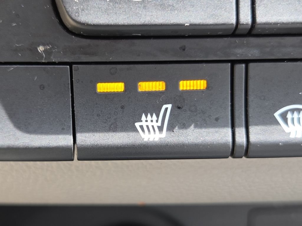 Used 2020 Winter White Hyundai SEL image 4