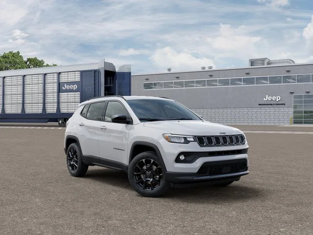 New 2026 Bright White Clearcoat Jeep Latitude image 6