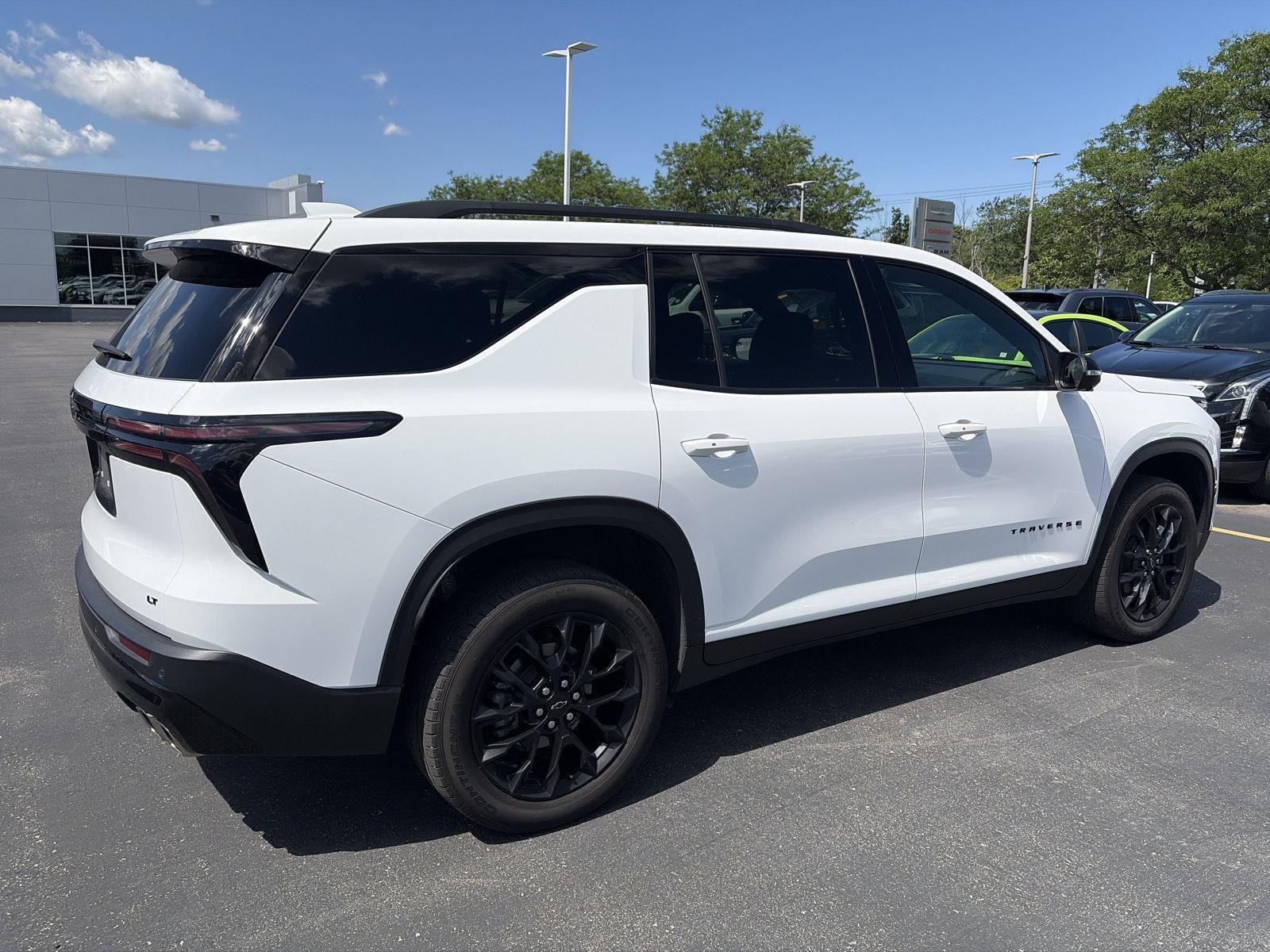 Used 2024 Summit White Chevrolet AWD LT image 6
