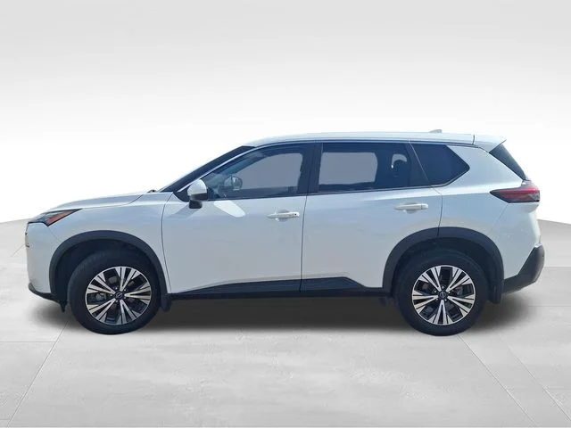 Used 2022 White Nissan SV image 5