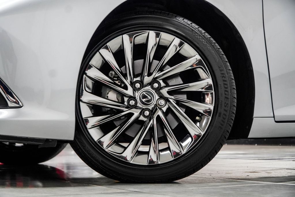 Used 2025 Silver Lexus 350 Ultra Luxury image 6
