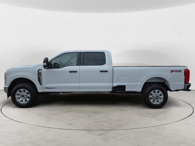 Certified Used 2023 Oxford White Ford XLT image 8