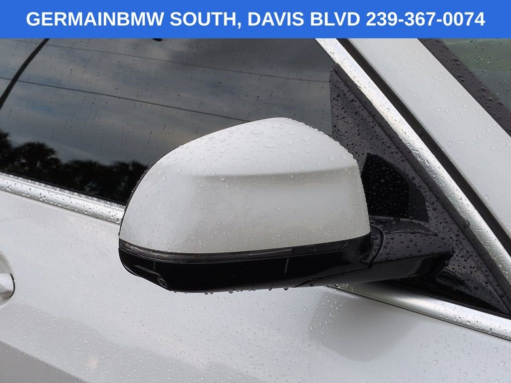 Used 2021 White Metallic BMW sDrive40i image 13