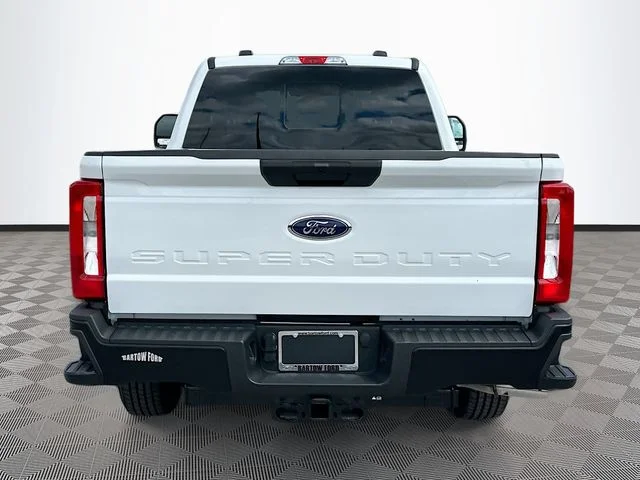 New 2026 Oxford White Ford XL image 5