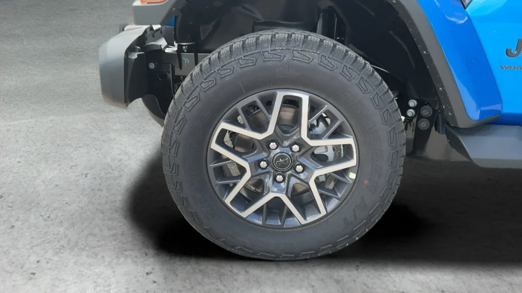 New 2026 Hydro Blue Pearl-Coat Exterior Paint Jeep Sahara image 24