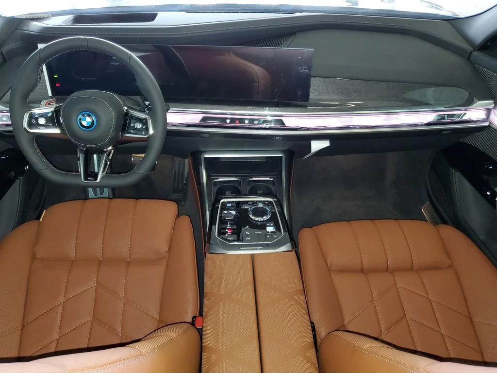 New 2026 Black BMW M70 image 13