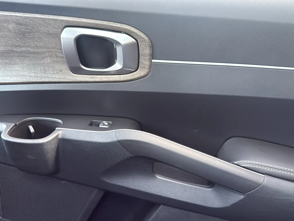 Used 2023 White Kia X-Line EX image 43