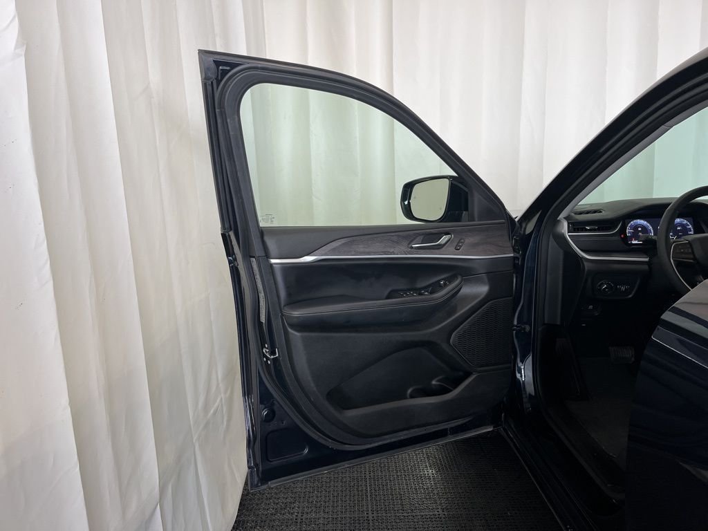 Used 2023 Black Jeep Limited image 18