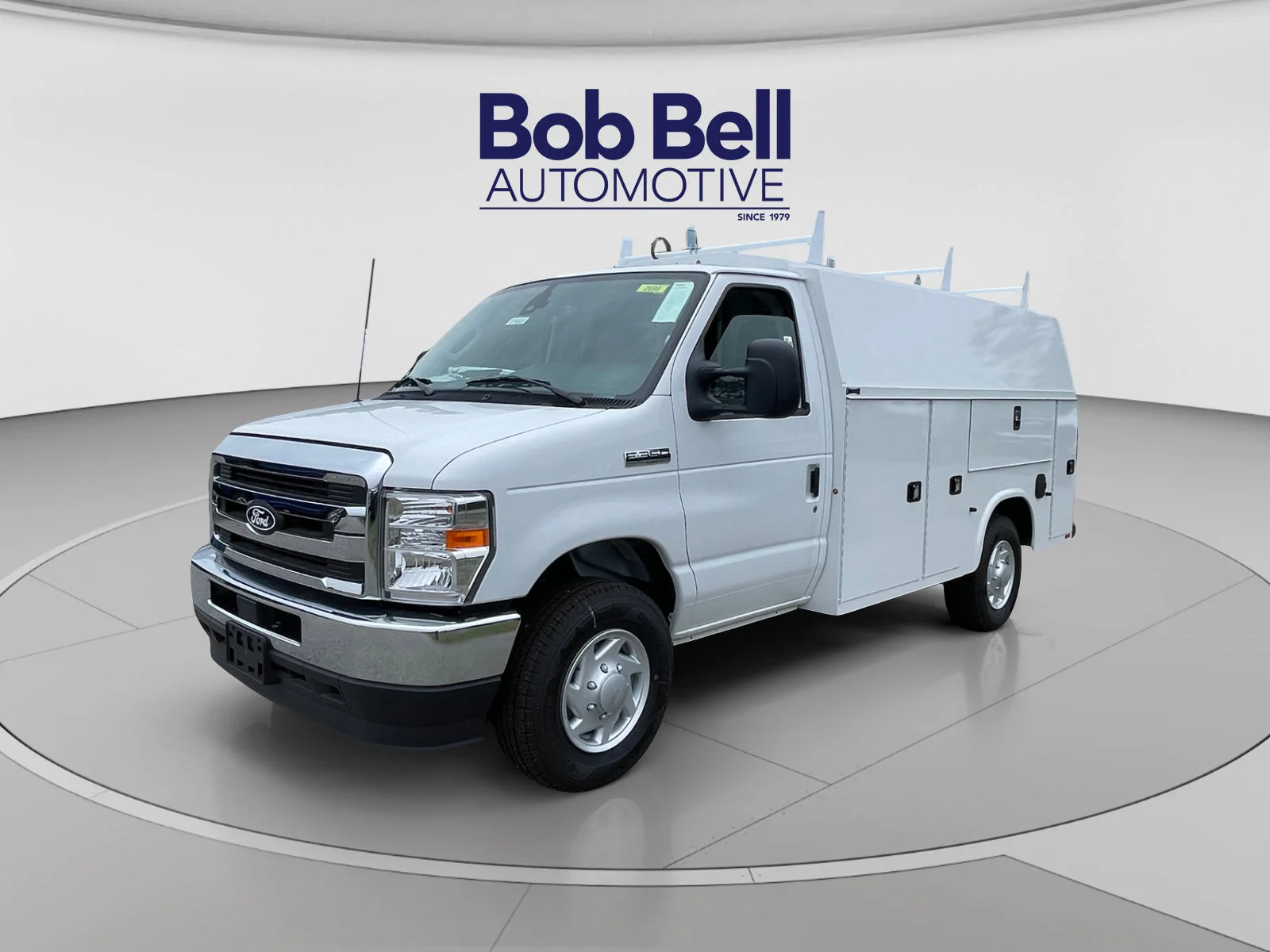 New 2027 Oxford White Ford E-350 SRW image 1