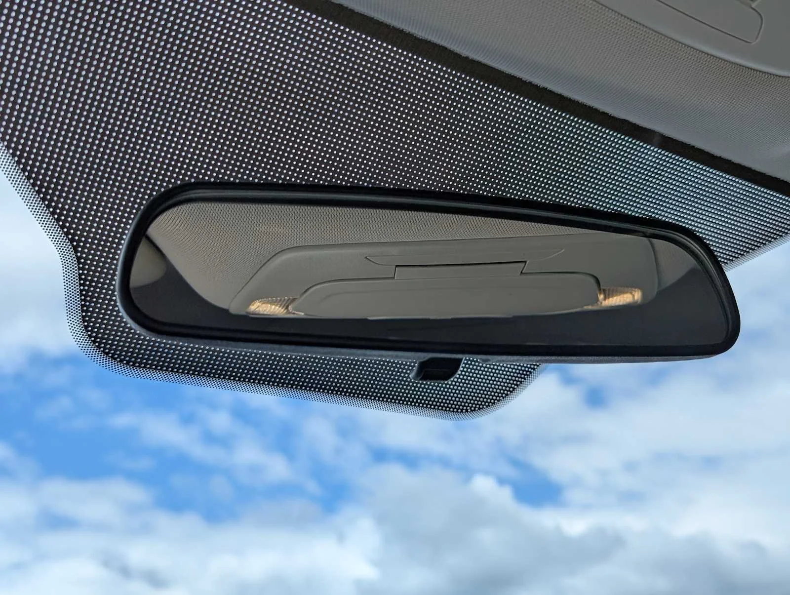 Used 2018 Shadow Black Ford SE image 33