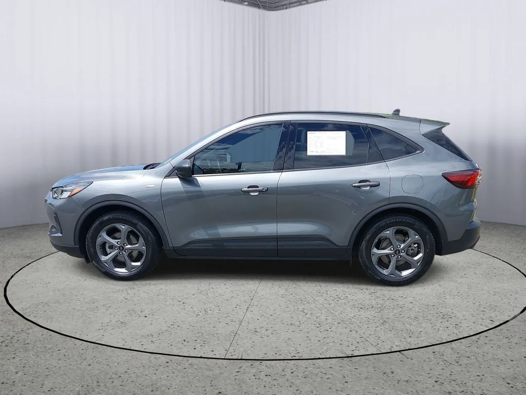 Used 2025 Gray Ford ST-Line image 6