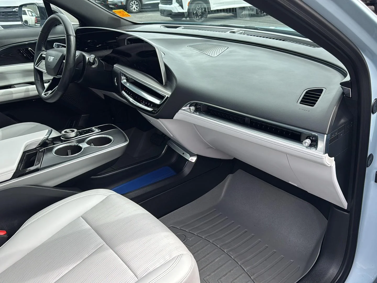 2024 Cadillac LYRIQ Sport 1 - Photo 18