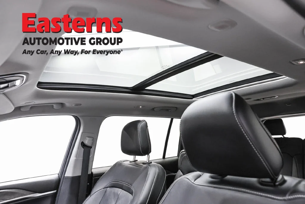 Used 2022 Gray Jeep Limited image 38
