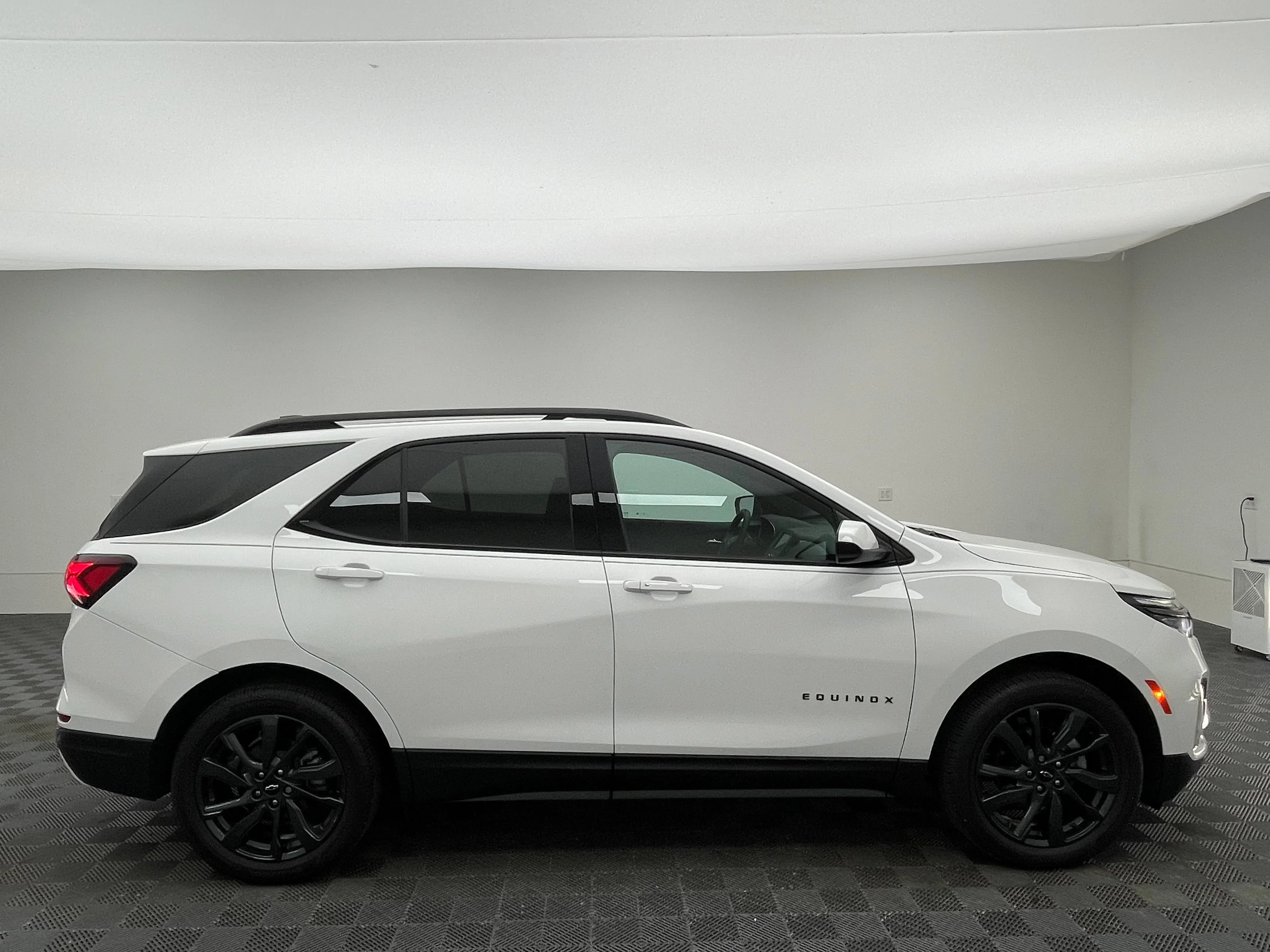 Used 2023 Summit White Chevrolet RS image 6