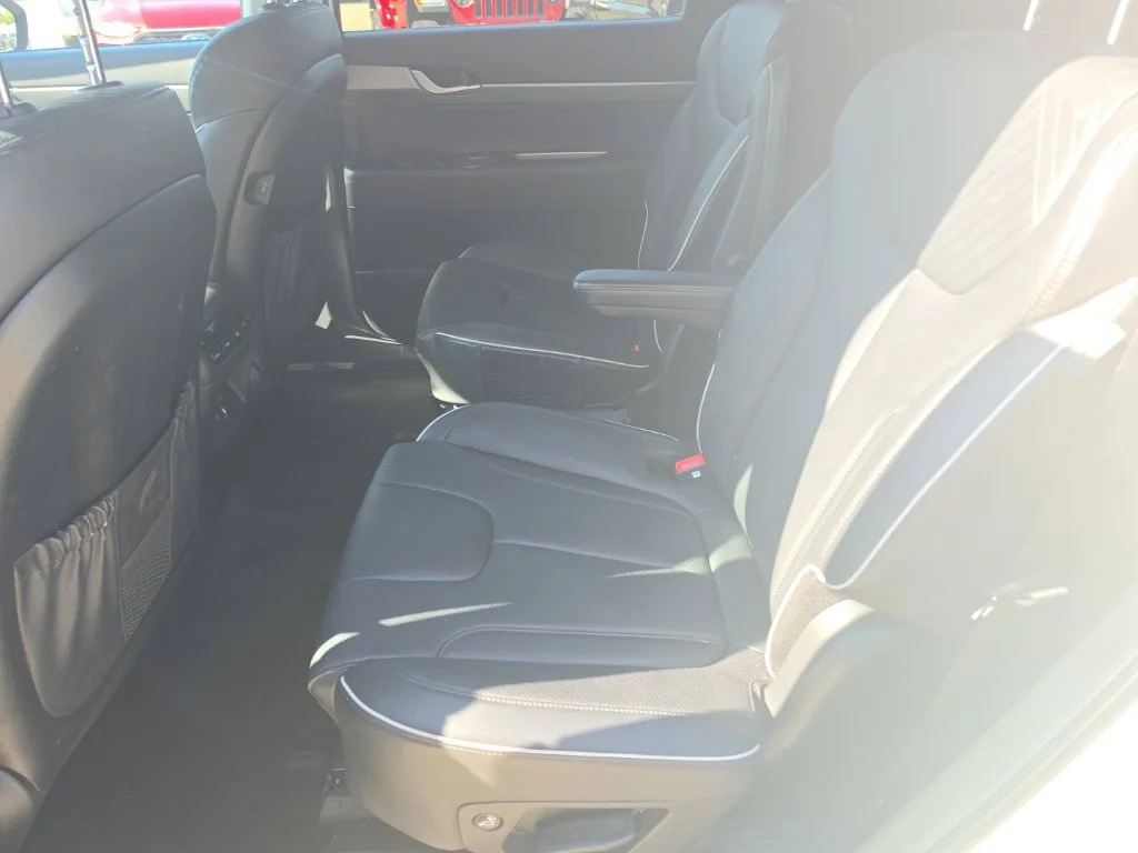 Used 2025 White Hyundai SEL image 15