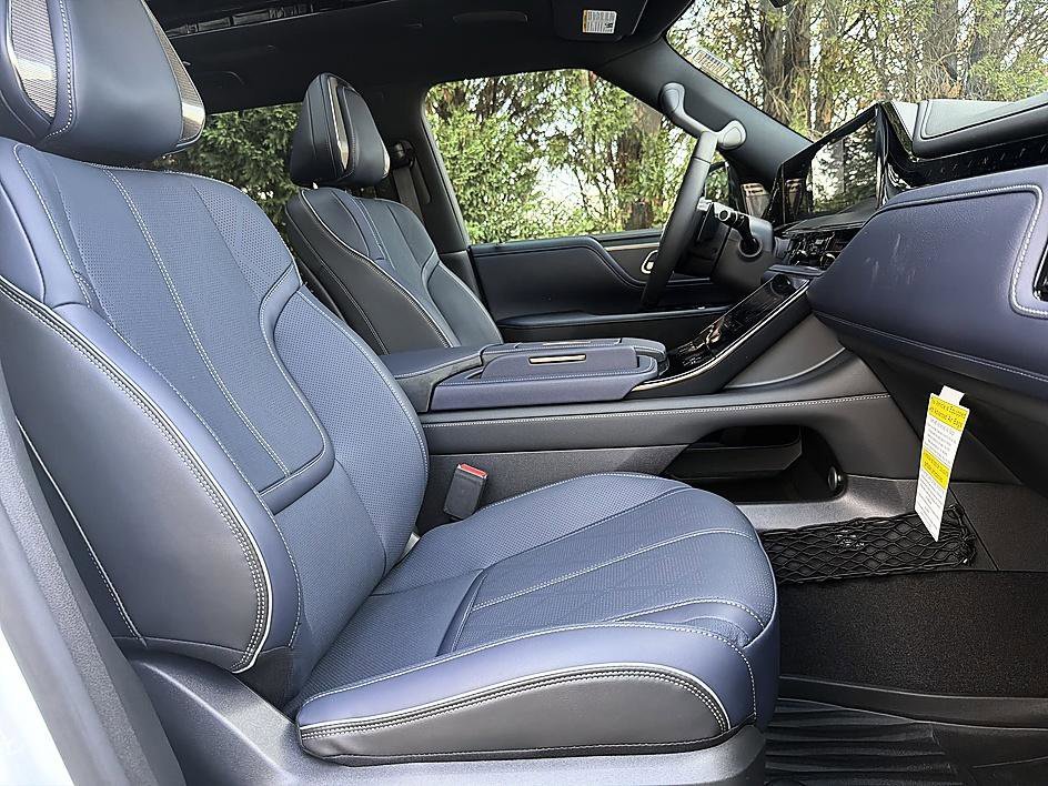 New 2026 2T RADIANT WHIT INFINITI SPORT image 21