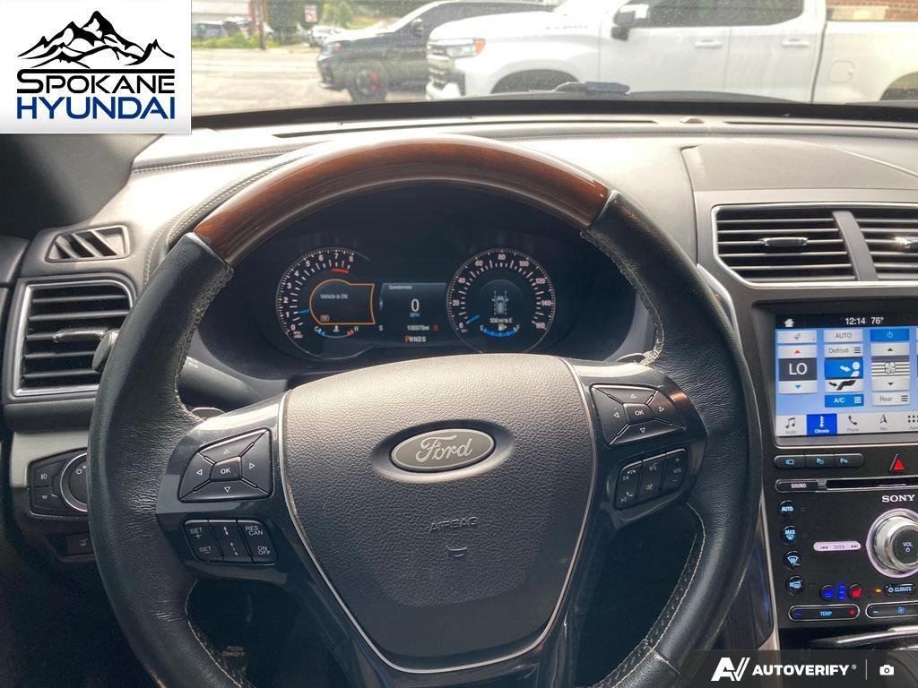 Used 2018 White Platinum Metallic Tri-Coat Ford Platinum image 17