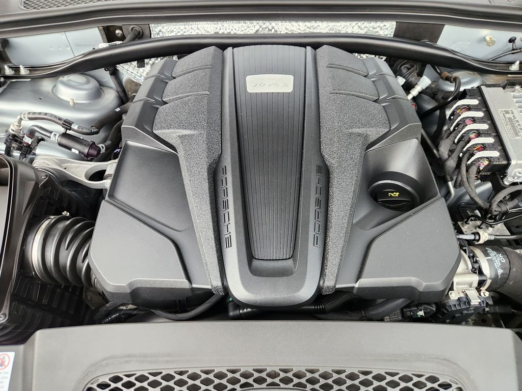 Used 2019 Dolomite Silver Metallic Porsche S image 34