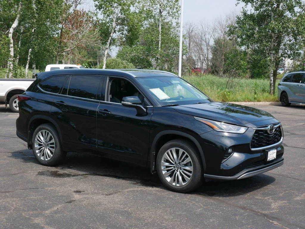 Certified 2024 Toyota Highlander Platinum with VIN 5TDKDRBH0RS534100 for sale in Minneapolis, Minnesota
