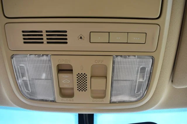 Used 2012 White Honda EX-L image 28