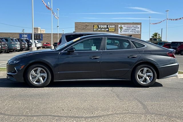 Used 2021 Gray Hyundai SE image 6