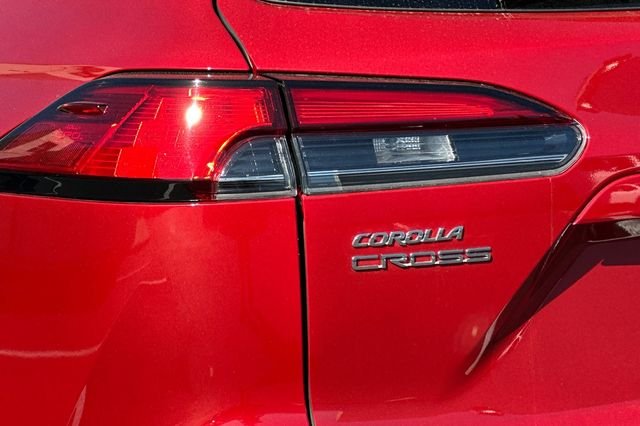 Used 2023 Barcelona Red Metallic Toyota XLE image 31