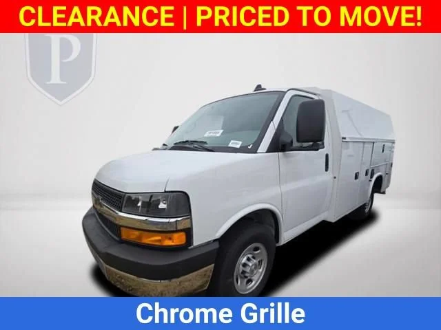 New 2025 Summit White Chevrolet 1WT image 12