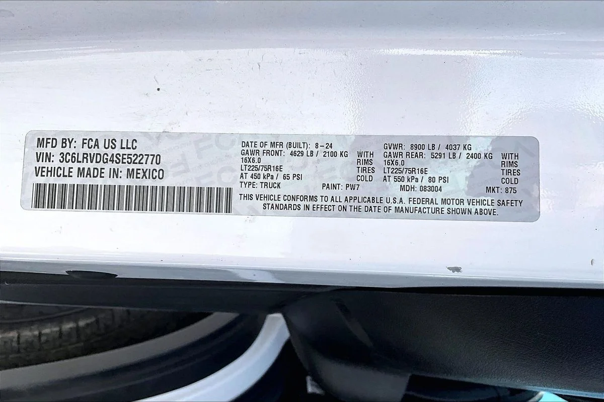 Used 2025  Ram Cargo Van Tradesman High Roof 159" WB w/Pass Seat image 15