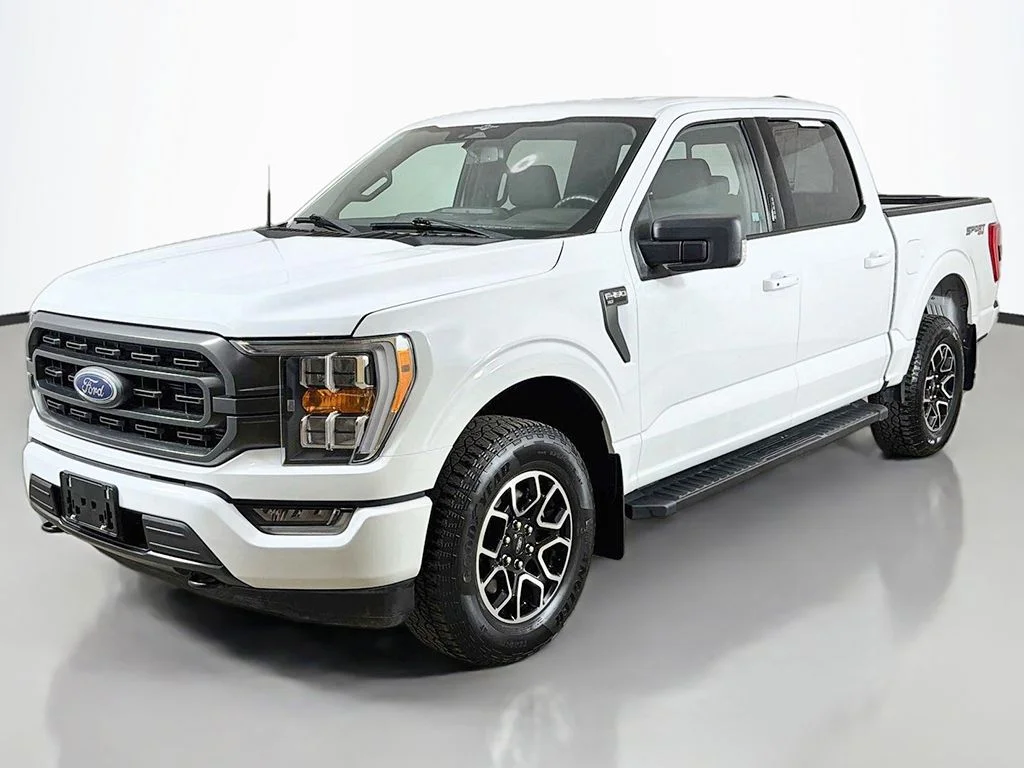 Used 2023 Oxford White Ford XLT image 9