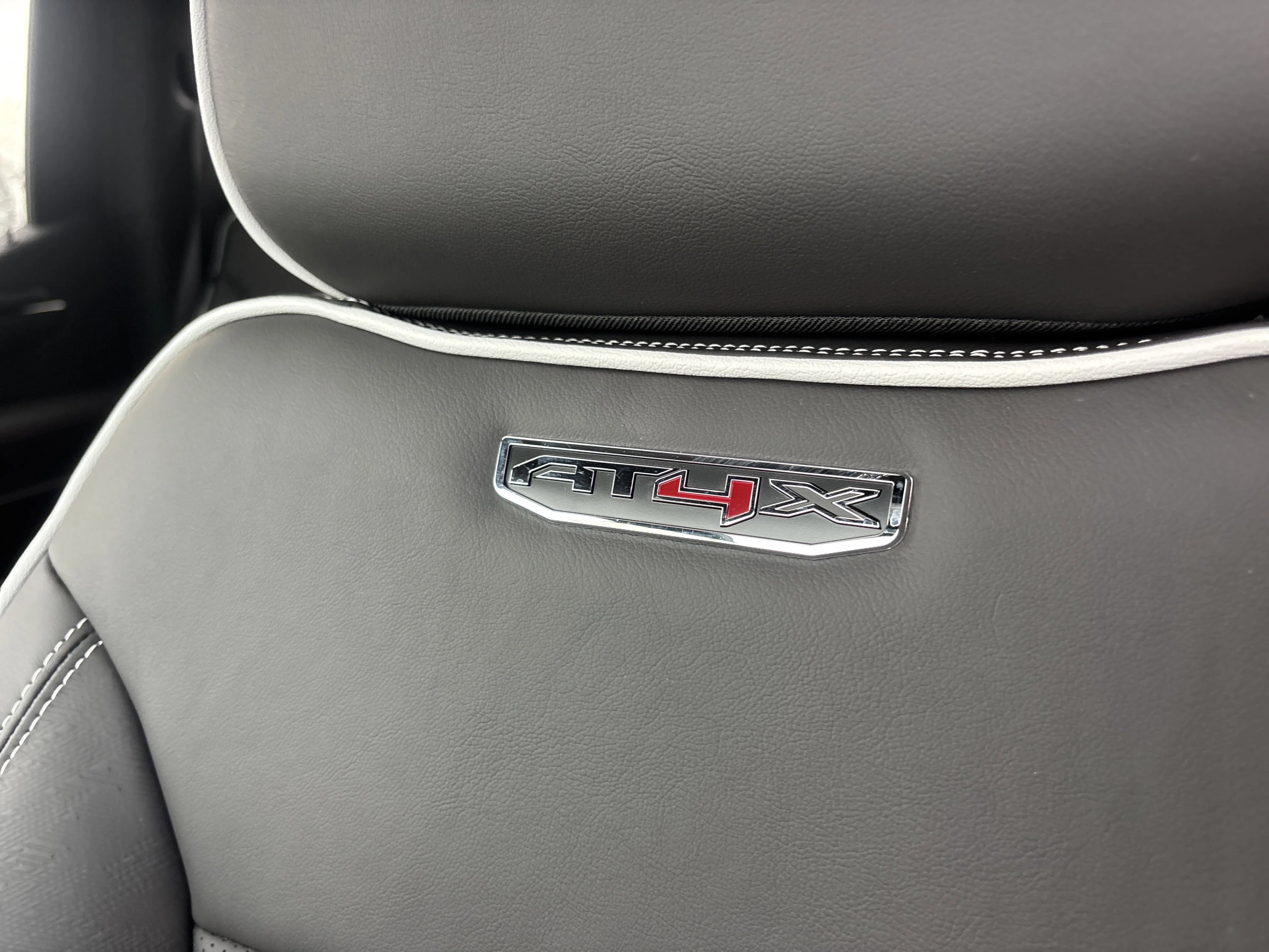 2026 GMC Sierra 1500 AT4X - Photo 23