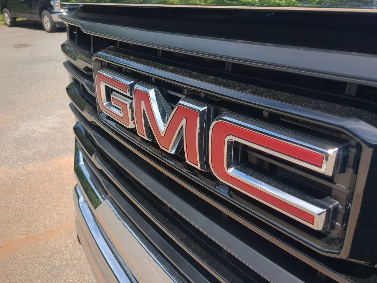 New 2026 Summit White GMC Pro image 29