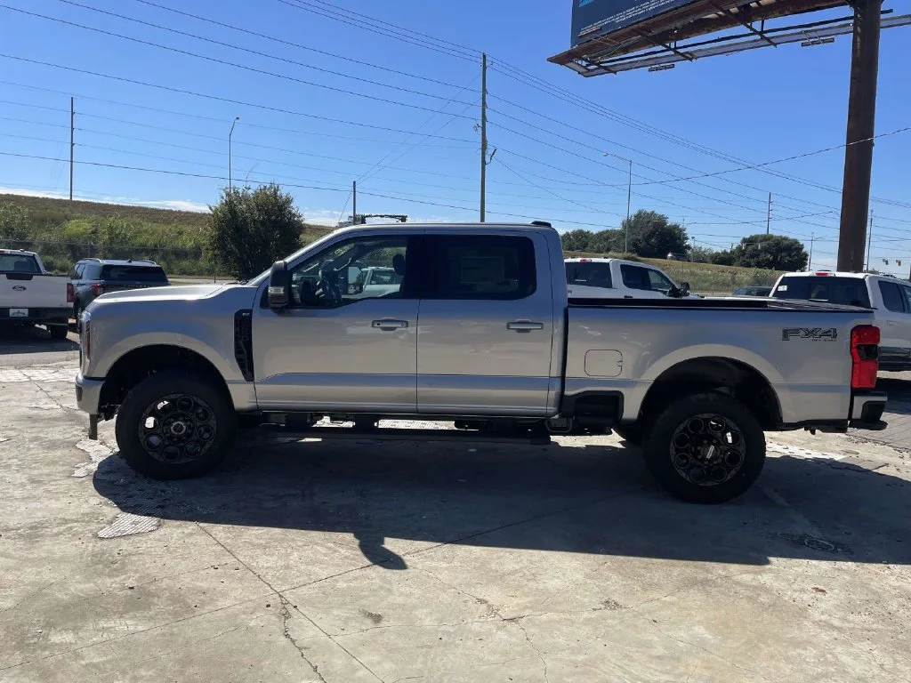New 2027 Silver Ford XLT image 6