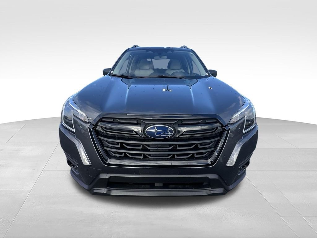 Used 2023 Gray Subaru Base image 25