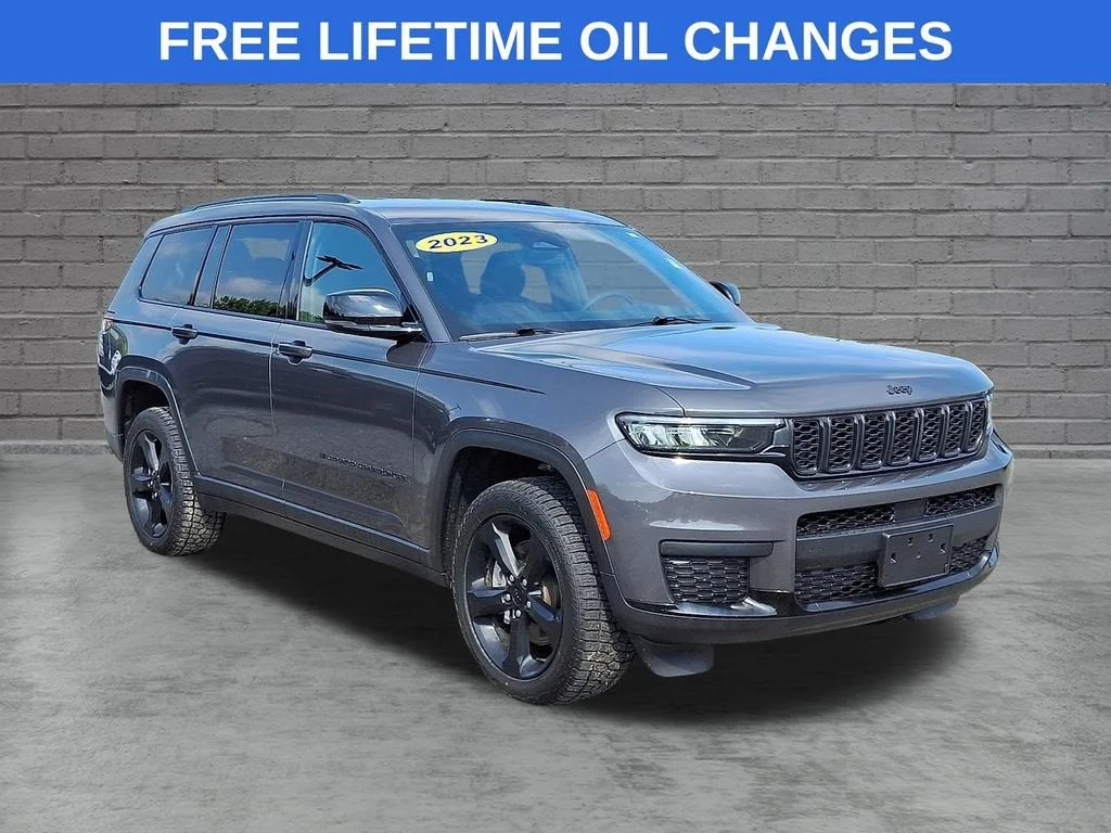 Used 2023 Gray Jeep Altitude 4x4 image 43