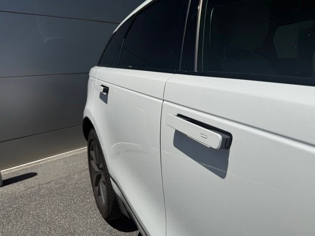 Certified Used 2026 White Land Rover Dynamic SE image 5